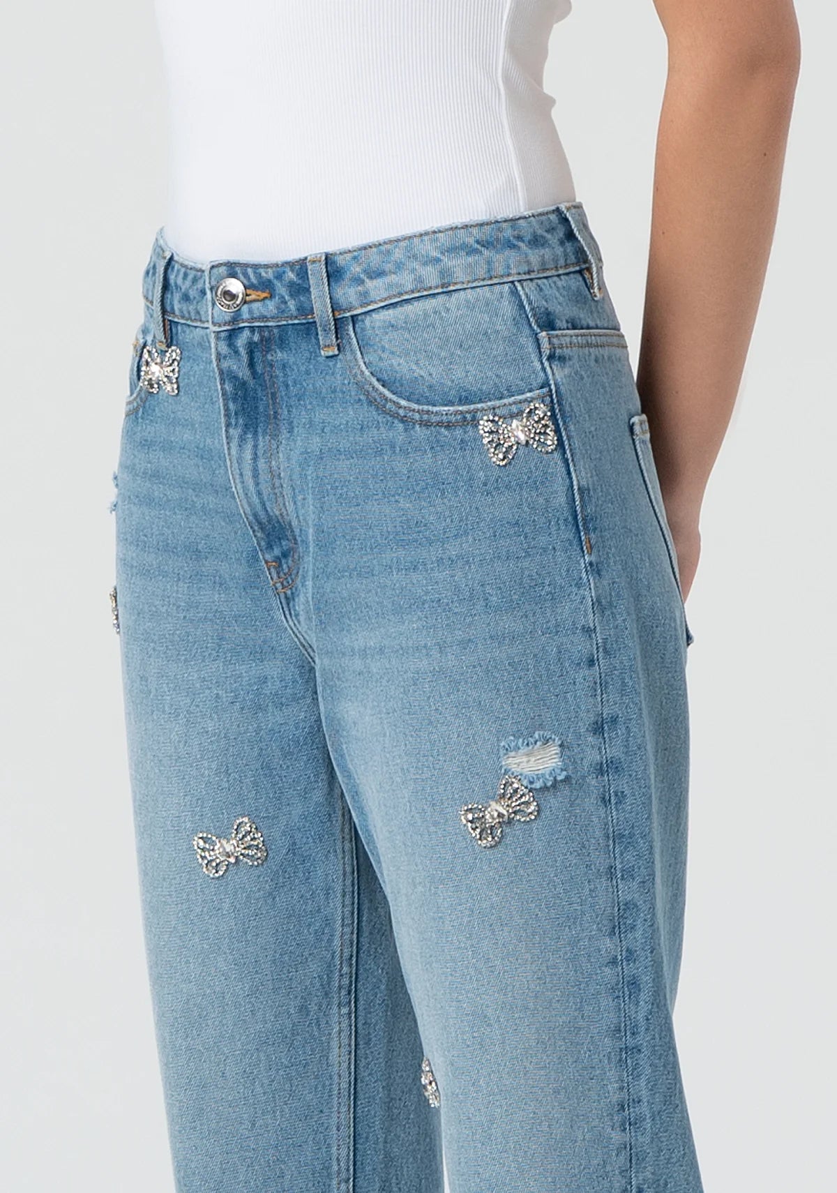 Jeans Carrot Mom Fit in Denim con Lavaggio Medio