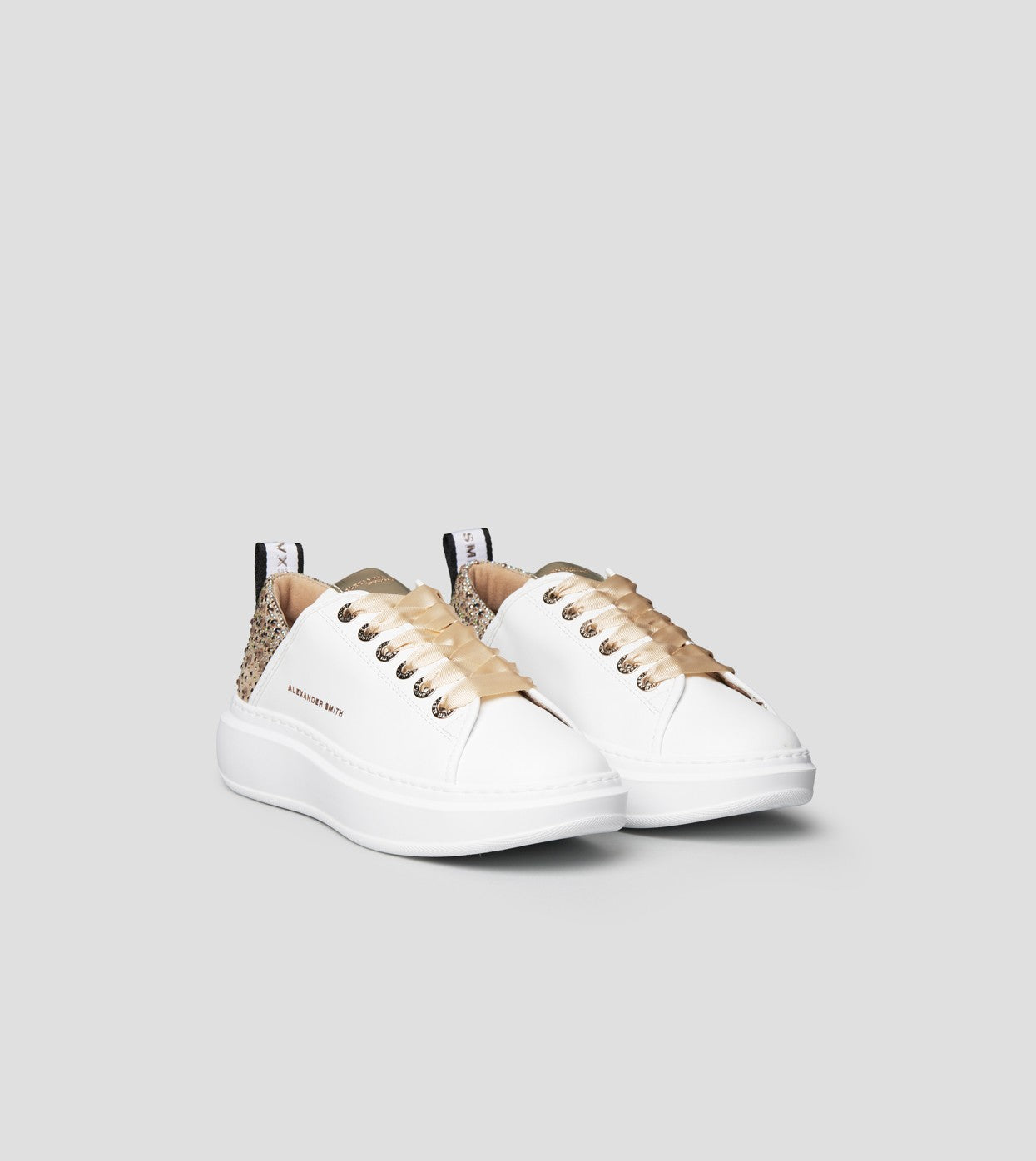 Wembley Woman White Peach