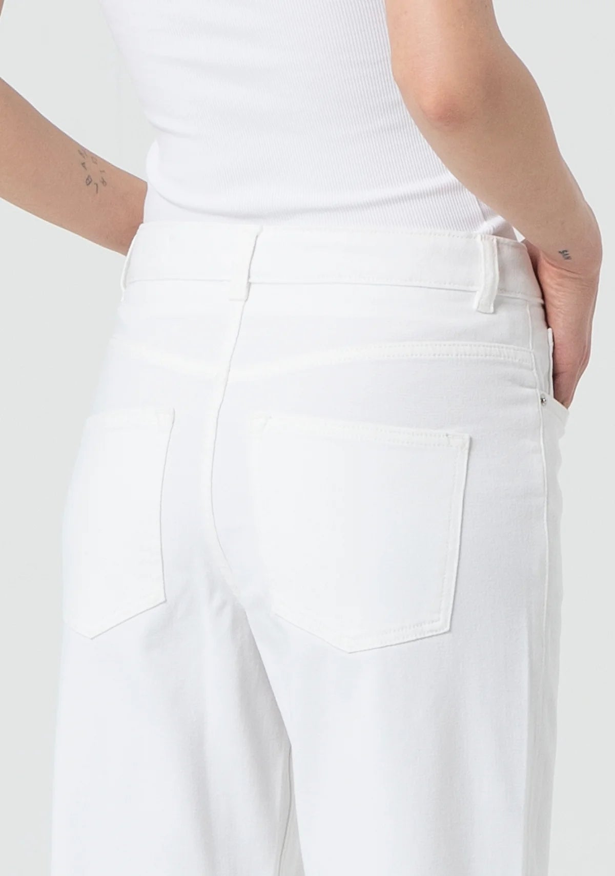 Pantalone Carrot Mom Fit In Bull