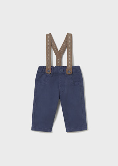 Pantalone con bretelle