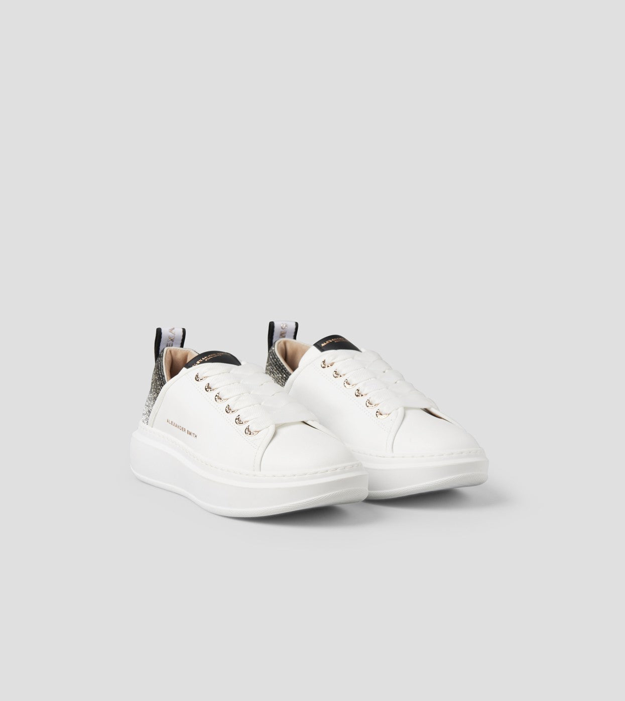 Wembley Woman White Dark Silver