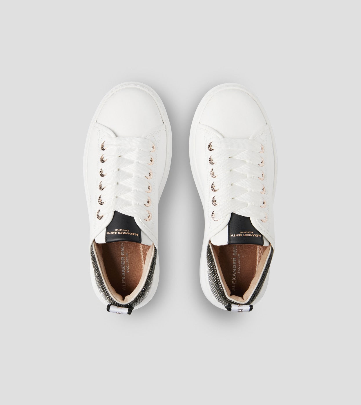 Wembley Woman White Dark Silver